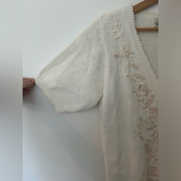 Kathie Lee Vintage floral embroidery cream short sleeve cardigan, size xs - Picture 3 of 4